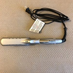 Avanti Babyliss Pro Titanium Flat Iron
